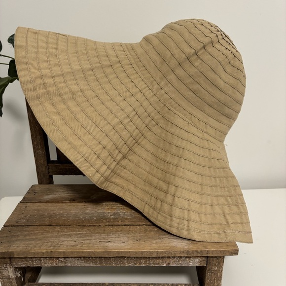 MADE IN FIRENZE Italy 100% Cotton Cream/Beige Floppy Large Sun Hat